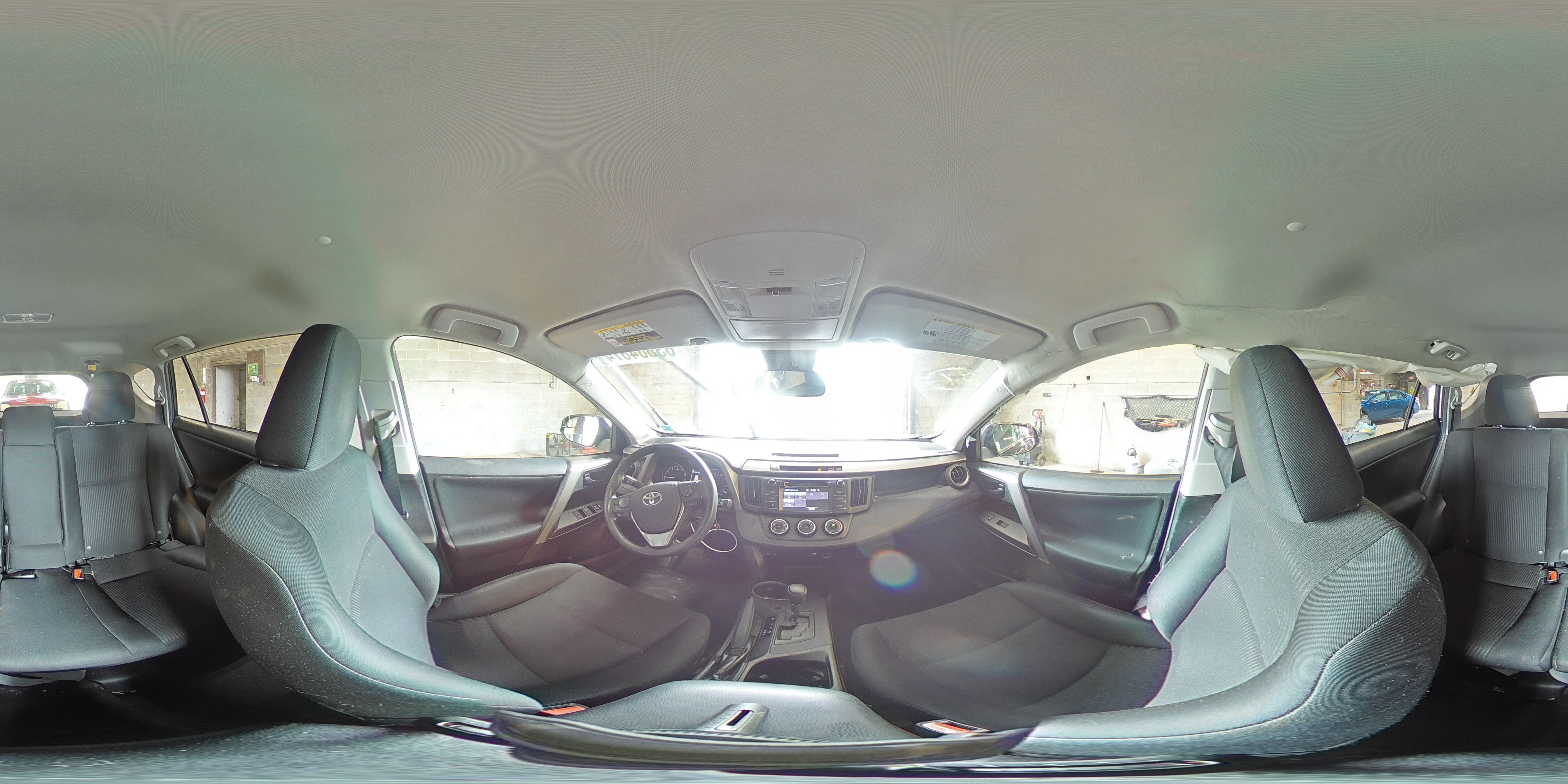 2018 Toyota Rav4 Le VIN: 2T3BFREV1JW735146 Lot: 63584874