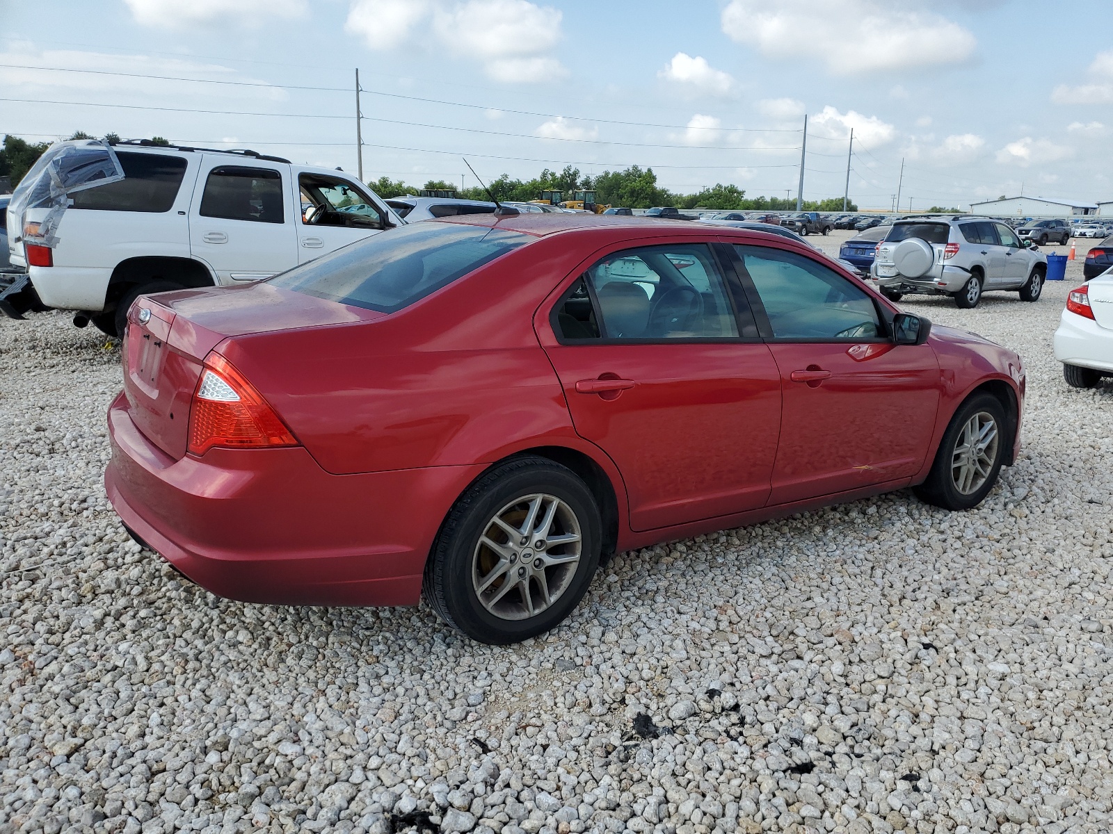 2012 Ford Fusion S vin: 3FAHP0GA2CR269222