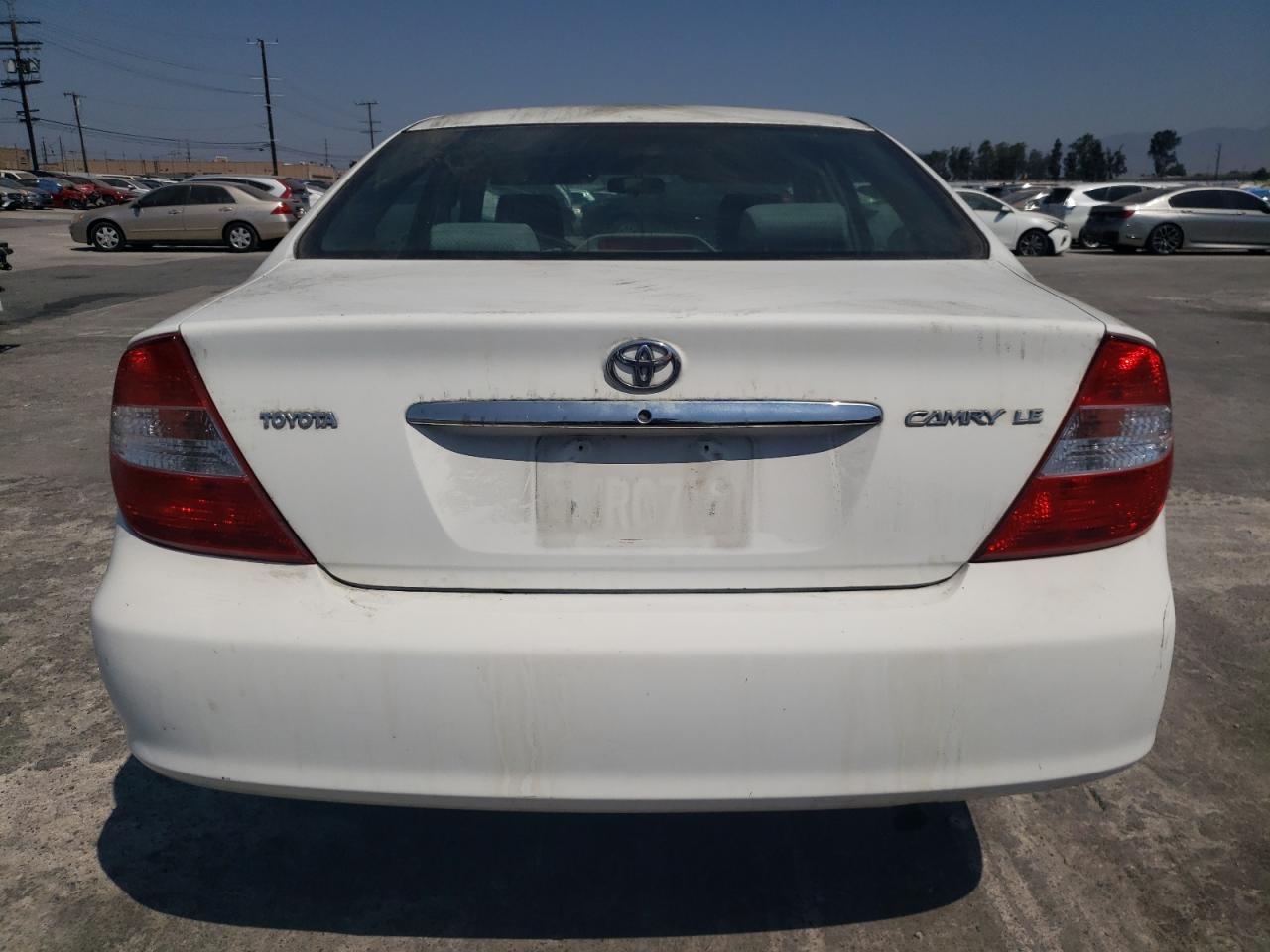 2004 Toyota Camry Le VIN: 4T1BE32K24U374582 Lot: 62571014