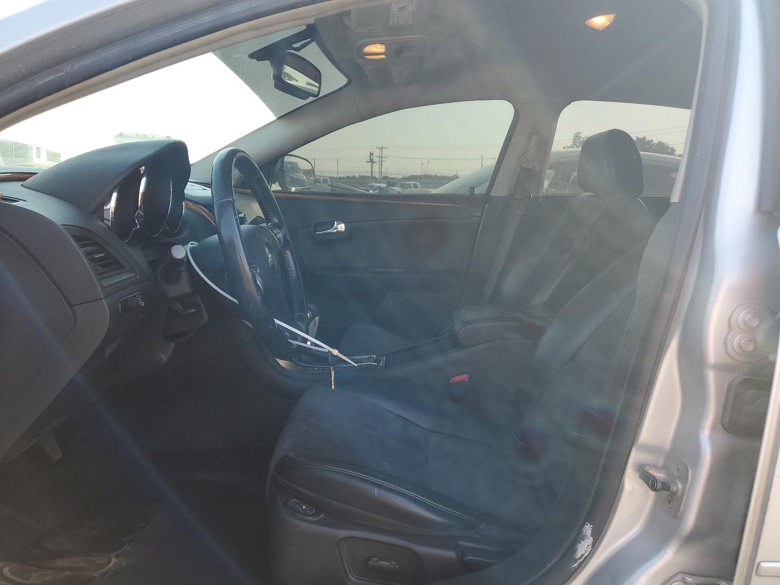 1G1ZJ57B89F106093 2009 Chevrolet Malibu 2Lt