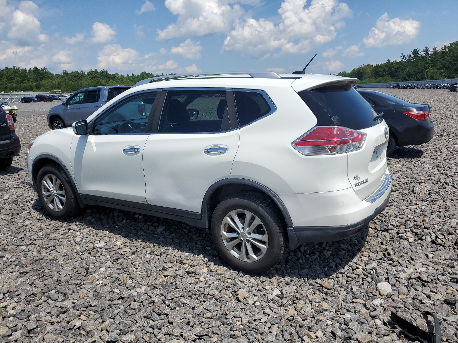 2016 Nissan Rogue S vin: KNMAT2MV5GP625279