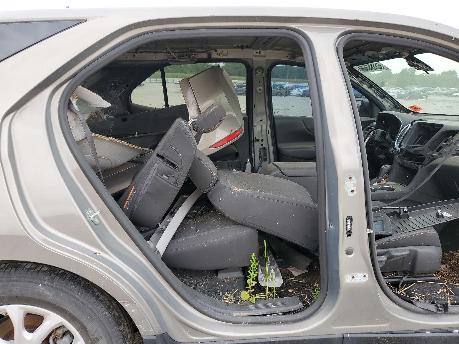 3GNAXJEV8JS616797 2018 Chevrolet Equinox Lt