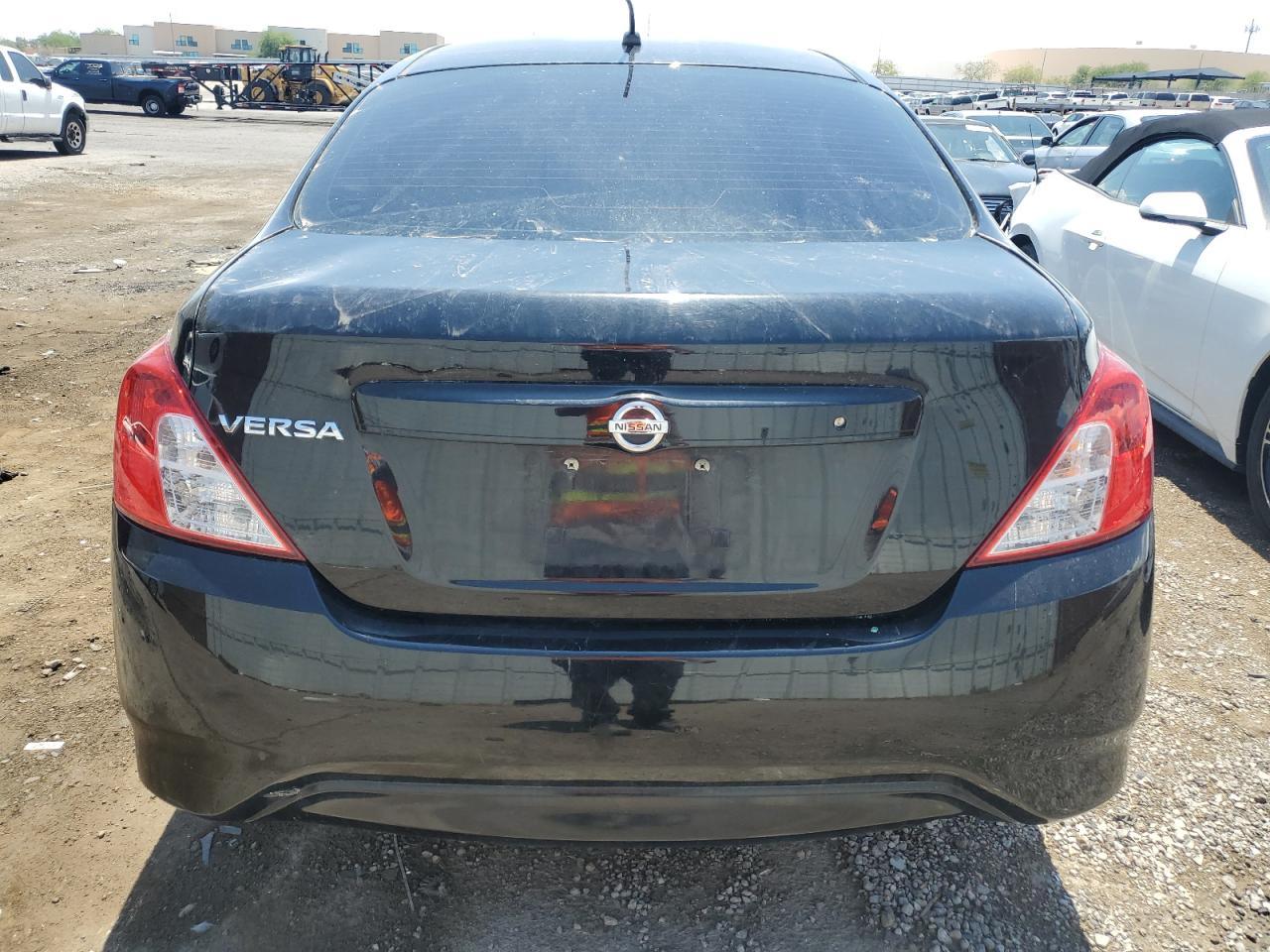 3N1CN7AP3JL803735 2018 Nissan Versa S