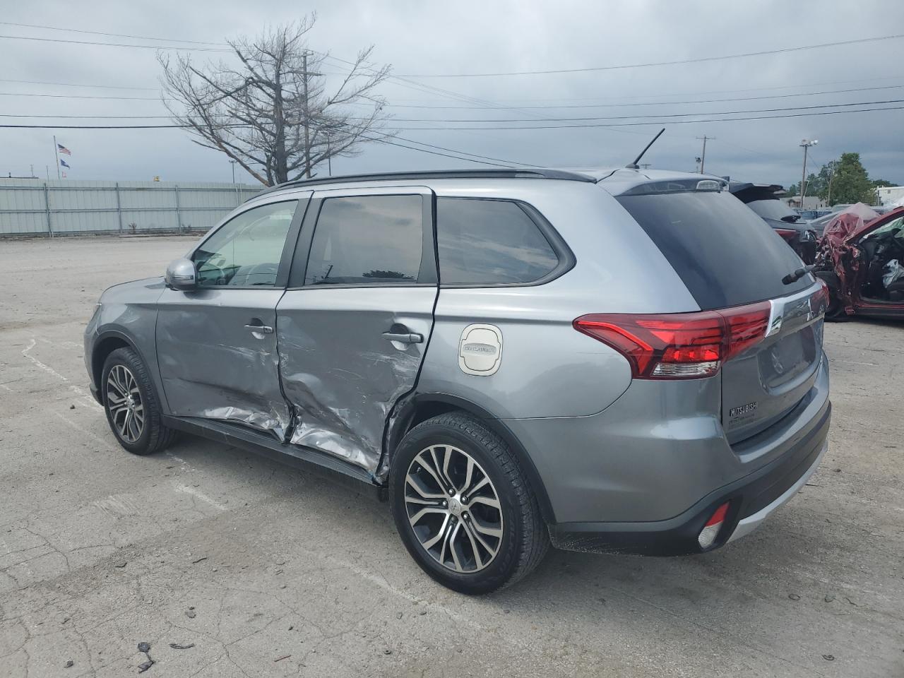 JA4AD3A30G2017663 2016 MITSUBISHI OUTLANDER - Image 2