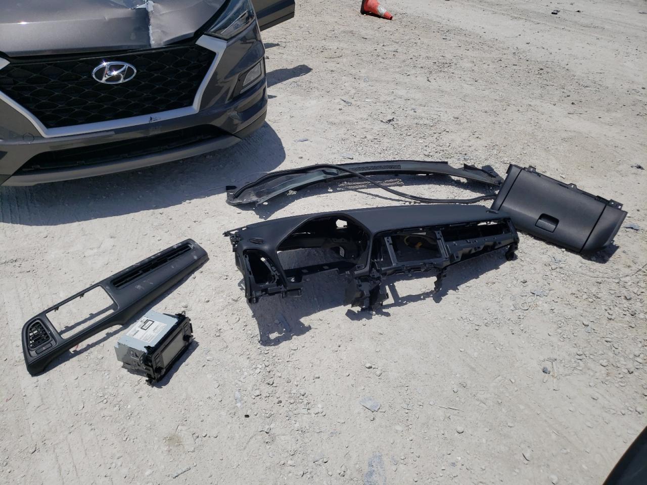 2018 Honda Hr-V Lx VIN: 3CZRU6H37JG715278 Lot: 64738284