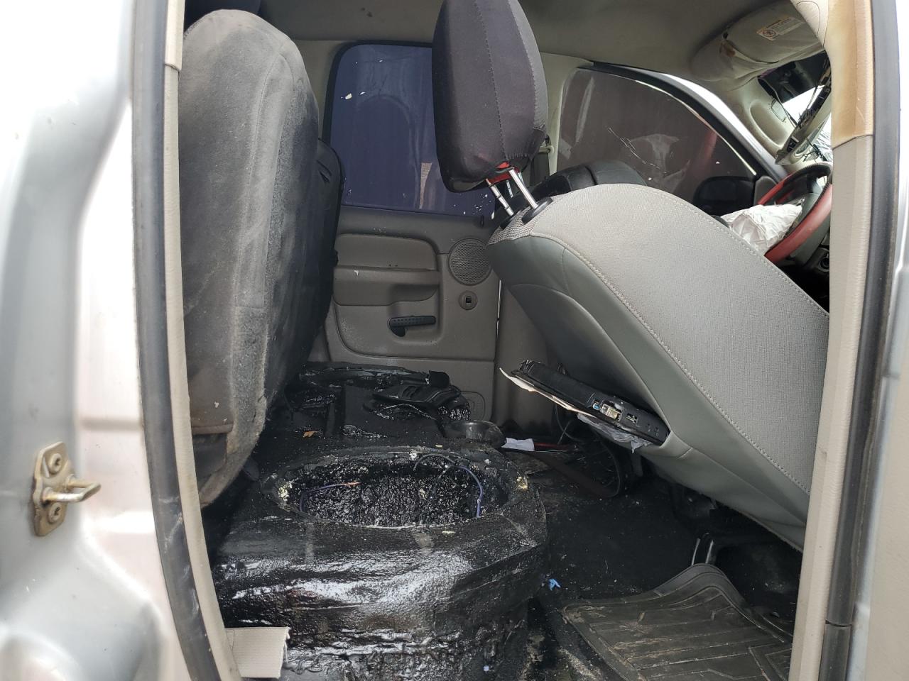 2005 Dodge Ram 1500 St VIN: 1D7HU18D15J617323 Lot: 62263814