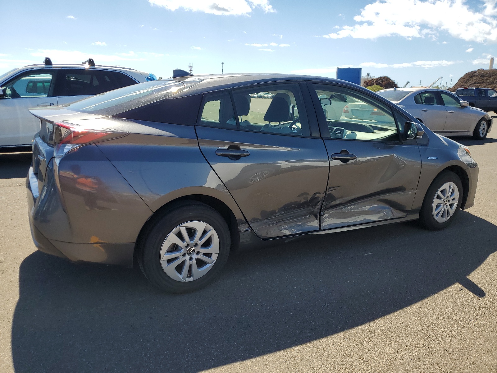 JTDKBRFUXJ3067335 2018 Toyota Prius