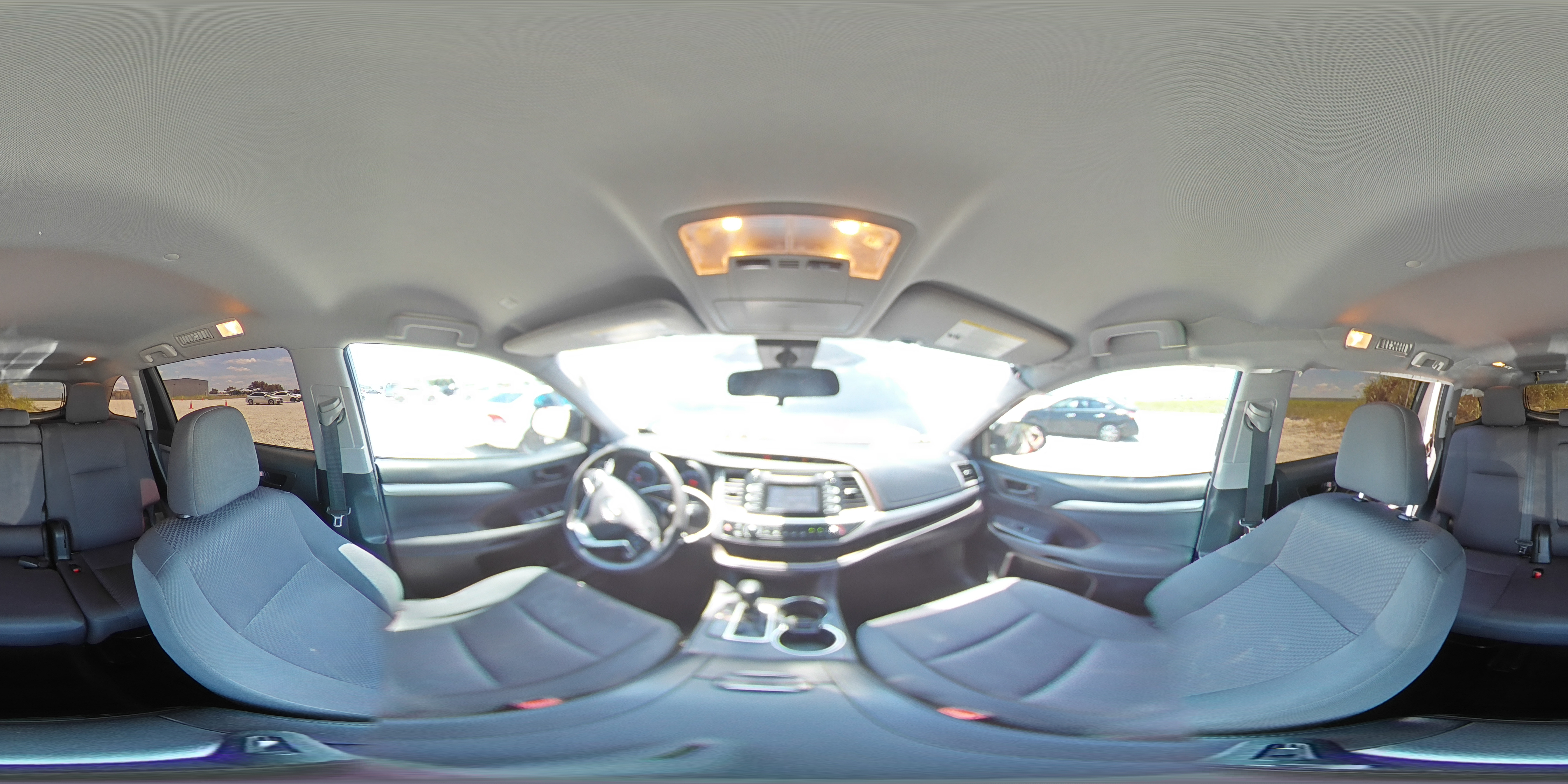 2018 Toyota Highlander Le VIN: 5TDZZRFHXJS272861 Lot: 62359144