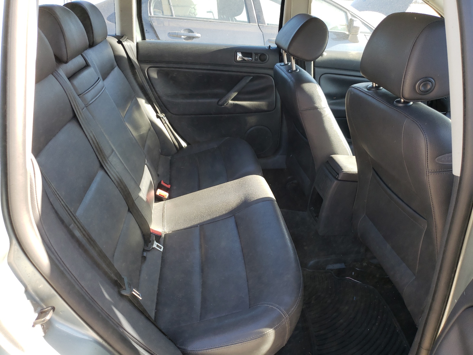 WVWVD63B54E316917 2004 Volkswagen Passat Gls