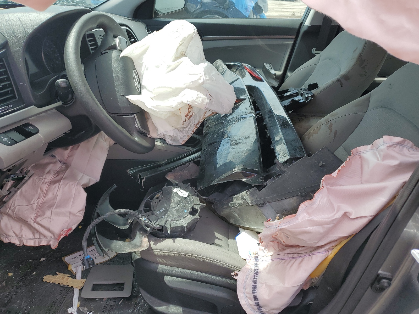 5NPD74LF3JH276990 2018 Hyundai Elantra Se