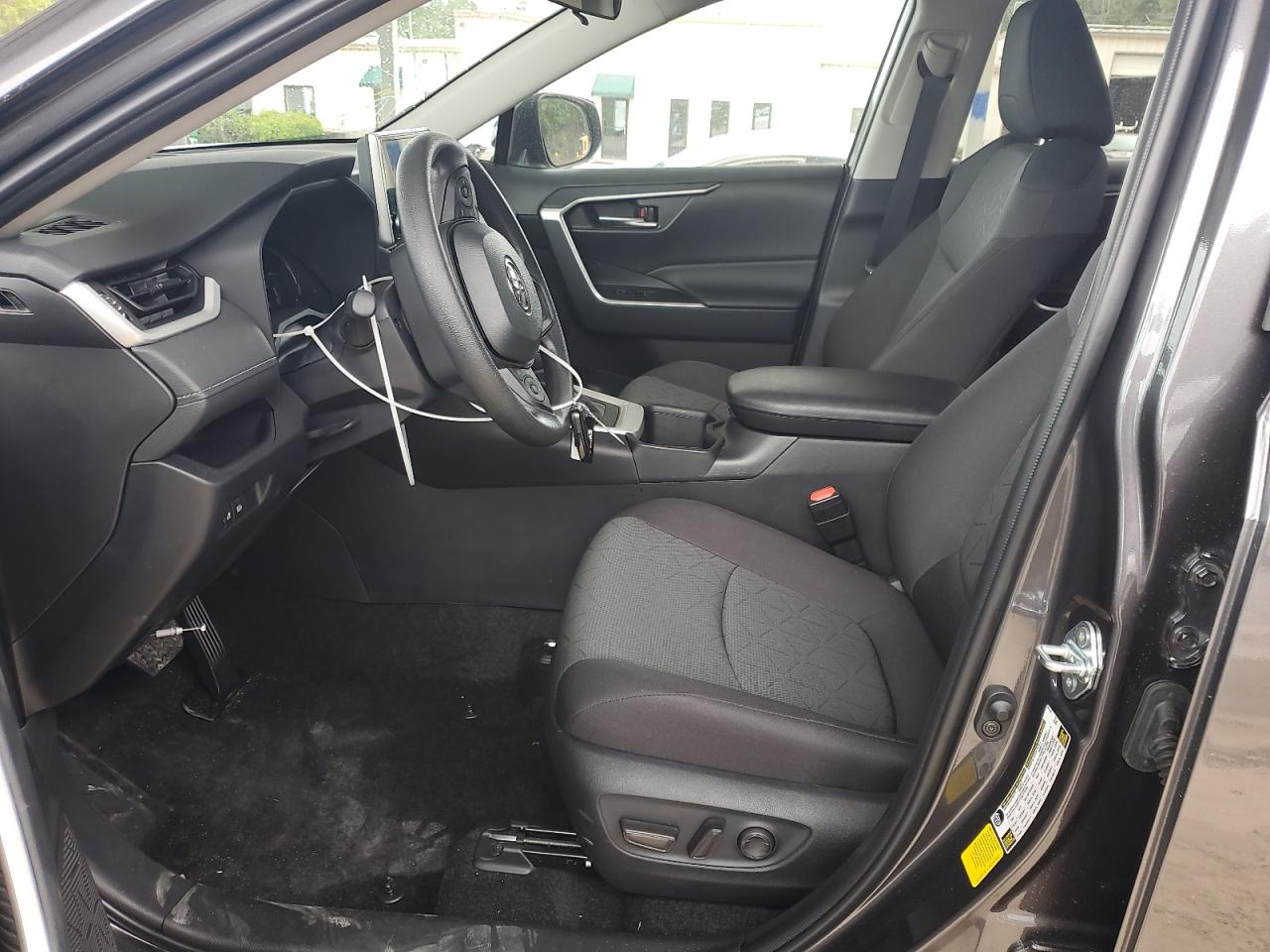 2024 Toyota Rav4 Xle VIN: 2T3W1RFV0RC282293 Lot: 63986474