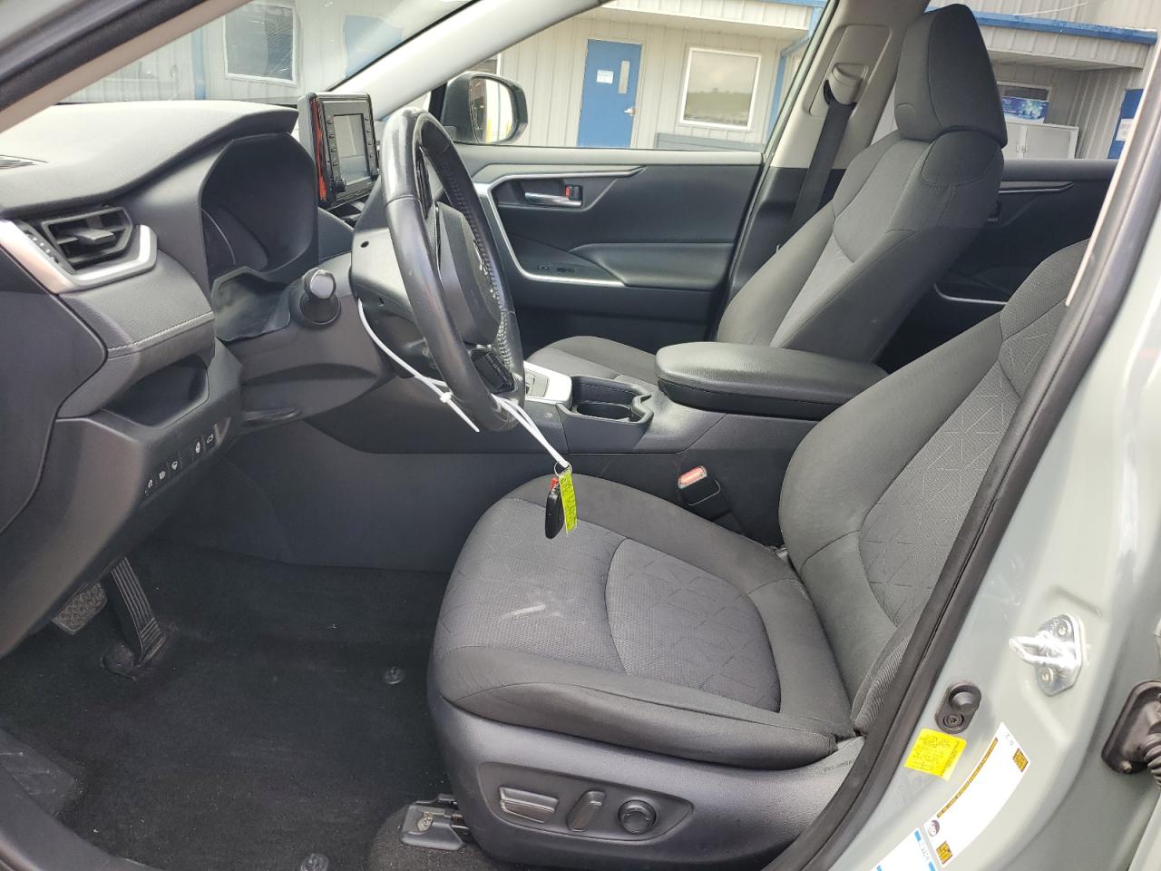 2020 Toyota Rav4 Xle VIN: JTMP1RFV3LD049743 Lot: 64410184