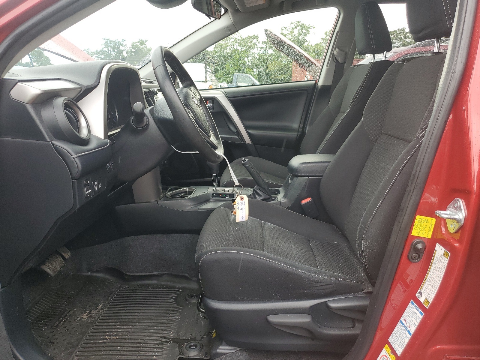 JTMRFREV5HJ156801 2017 Toyota Rav4 Xle