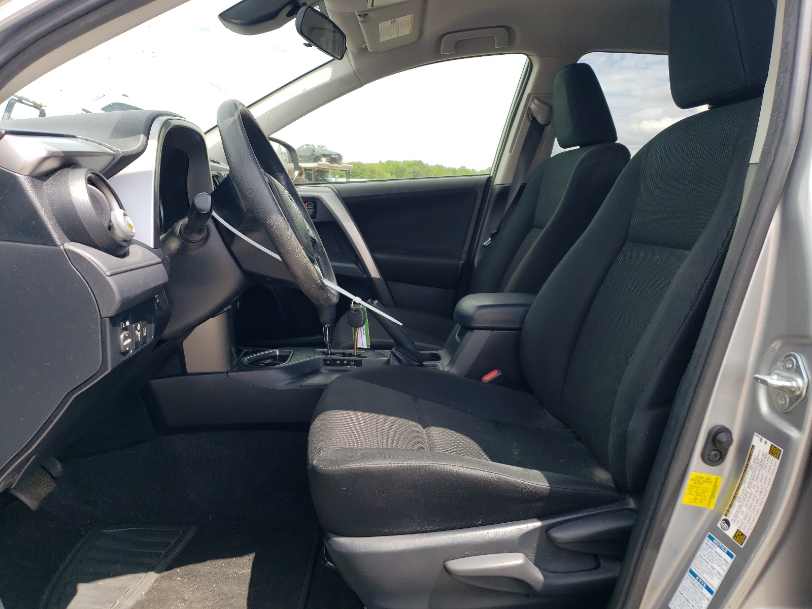 JTMBFREV1JJ192282 2018 Toyota Rav4 Le