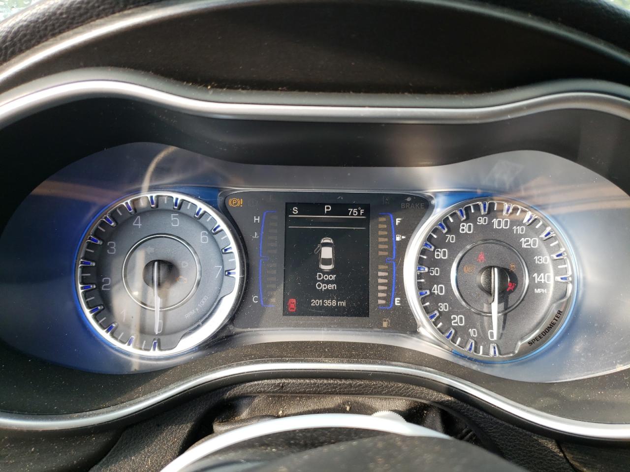 2015 Chrysler 200 Limited VIN: 1C3CCCAB4FN719421 Lot: 65318934