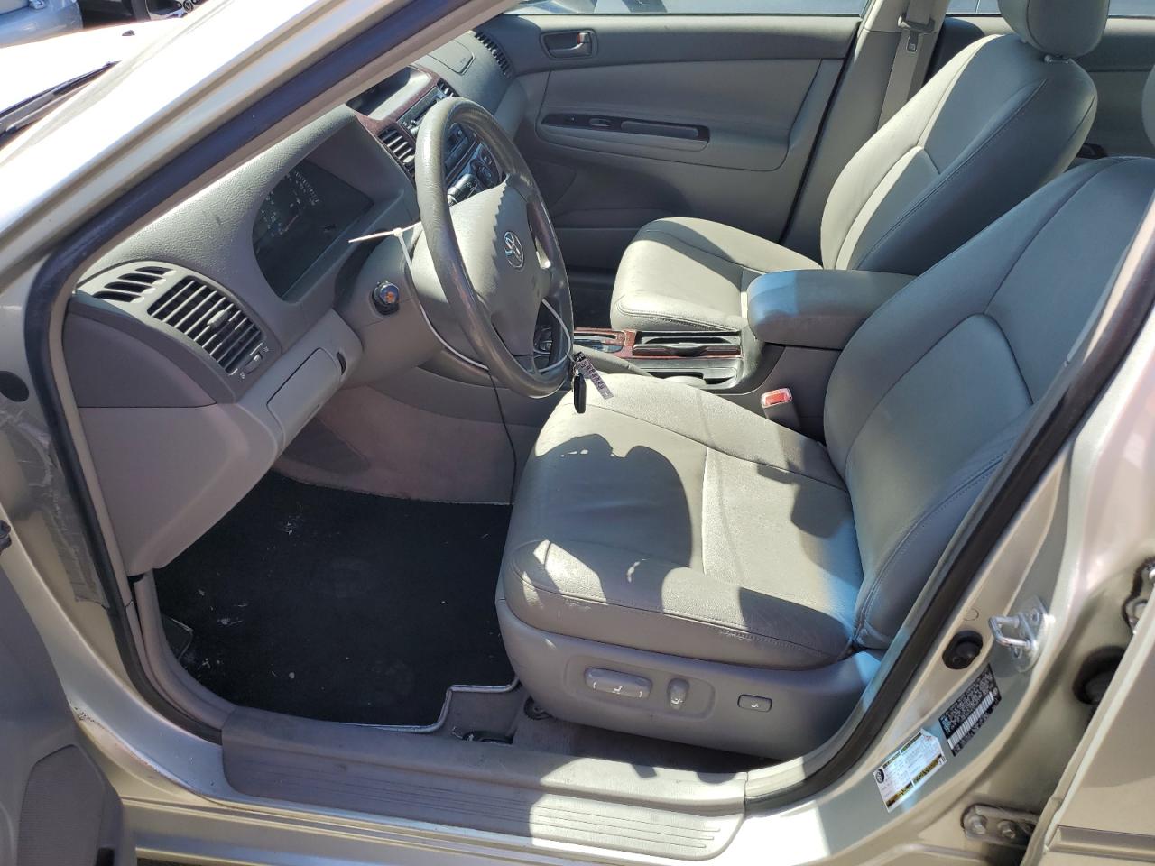 2004 Toyota Camry Le VIN: JTDBE32KX40264911 Lot: 63928584