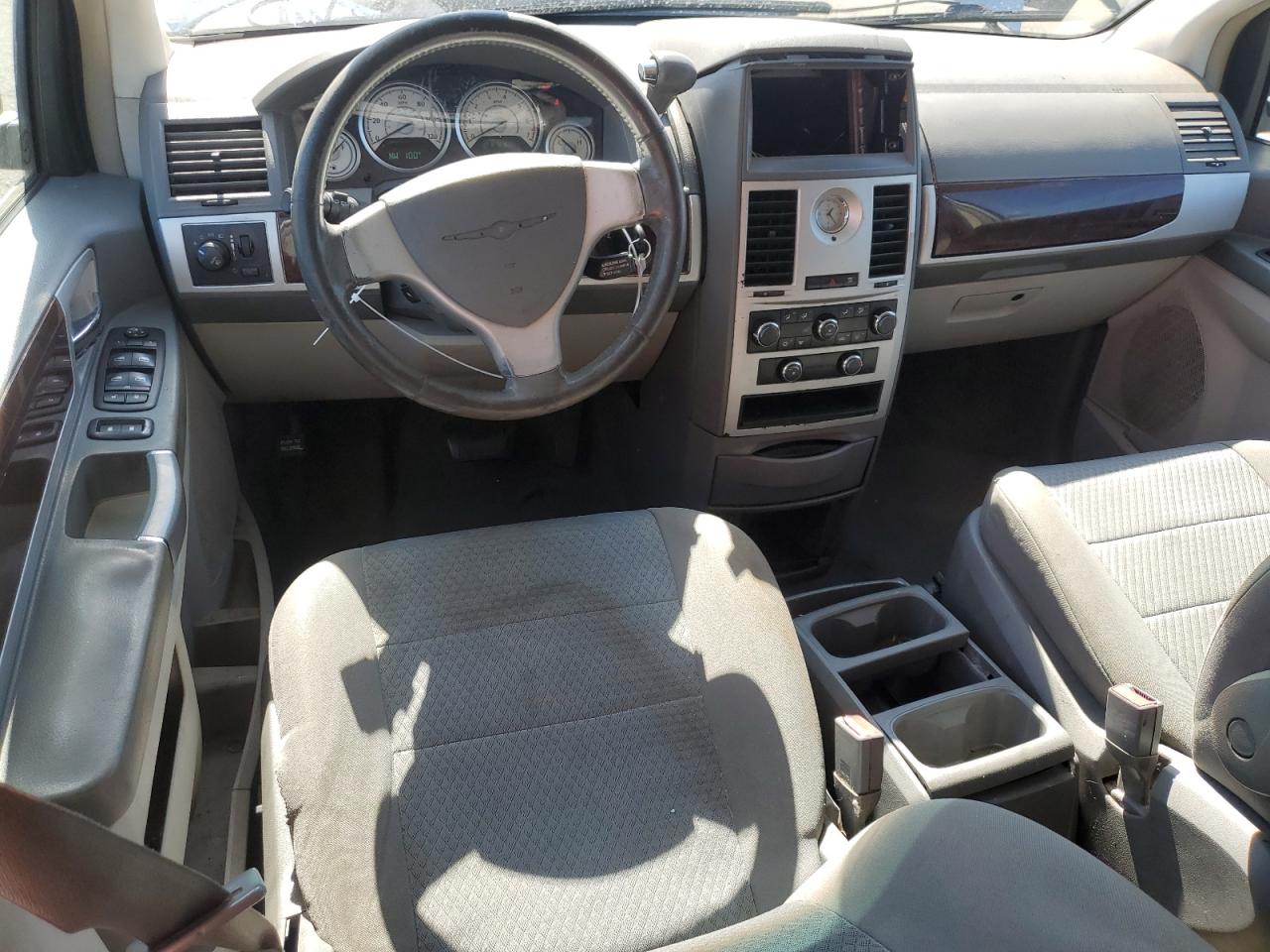 2010 Chrysler Town & Country Touring VIN: 2A4RR5D16AR270493 Lot: 65686004