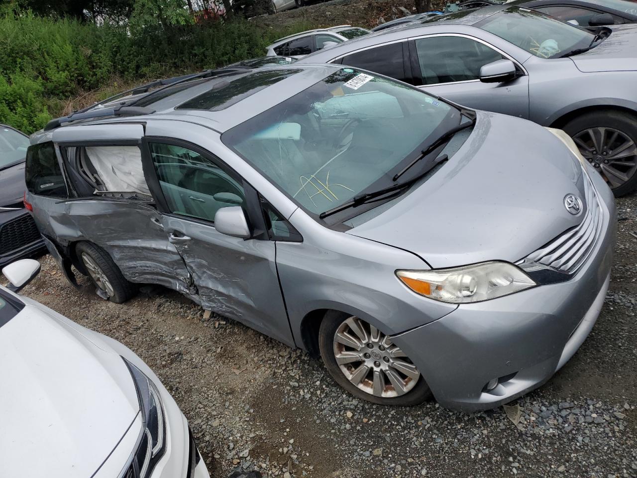 2011 Toyota Sienna Xle VIN: 5TDDK3DC4BS017921 Lot: 61470874