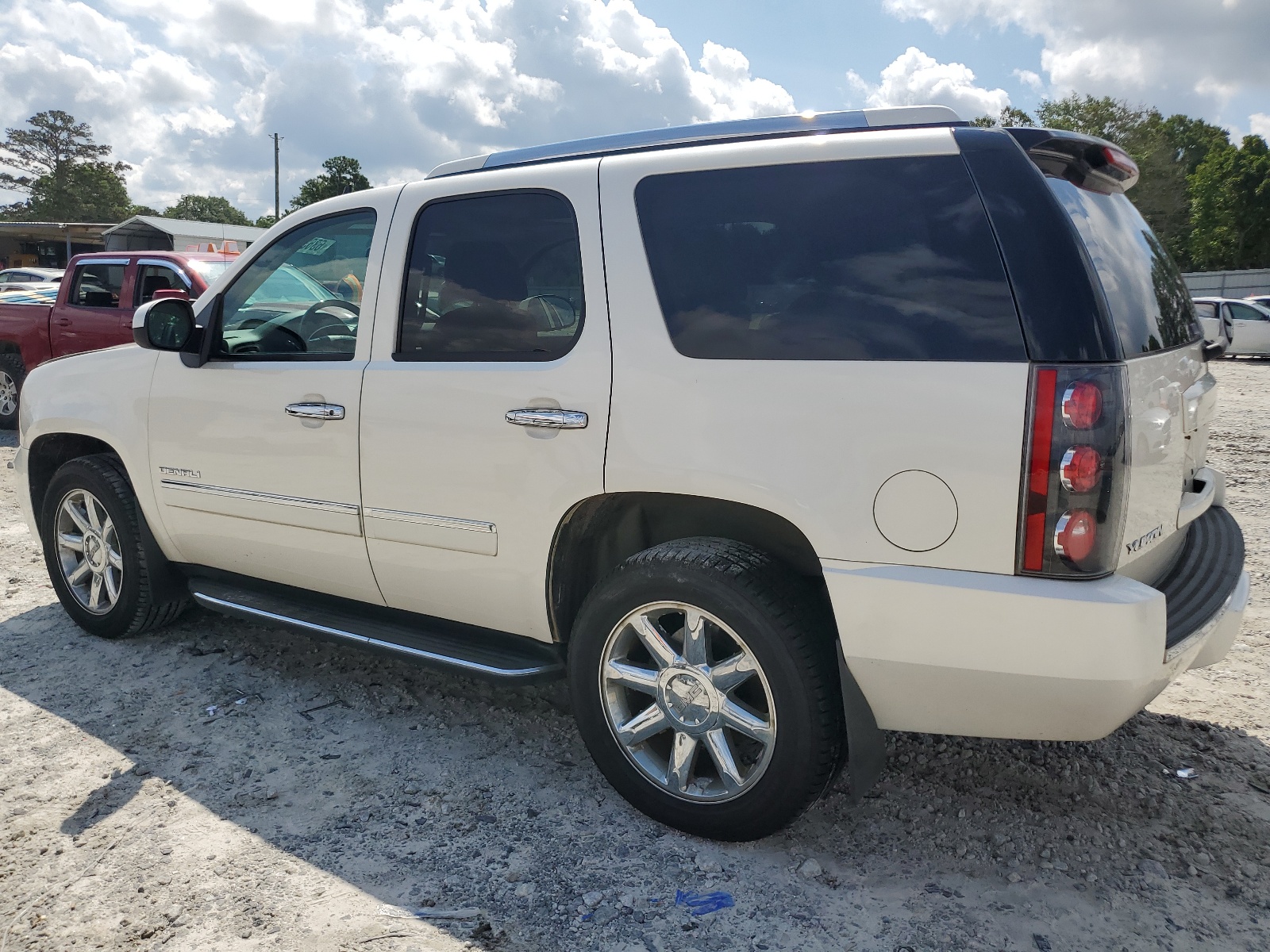 2013 GMC Yukon Denali vin: 1GKS2EEF8DR206590