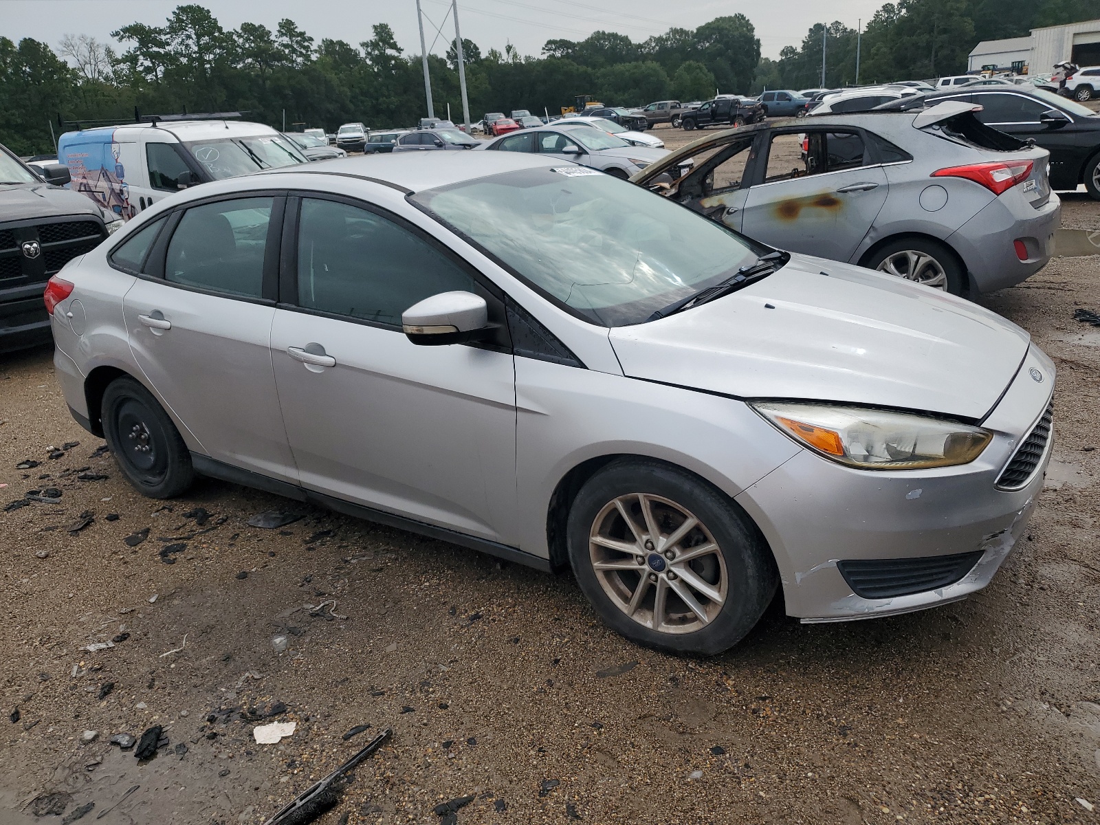 2016 Ford Focus Se vin: 1FADP3F20GL271579