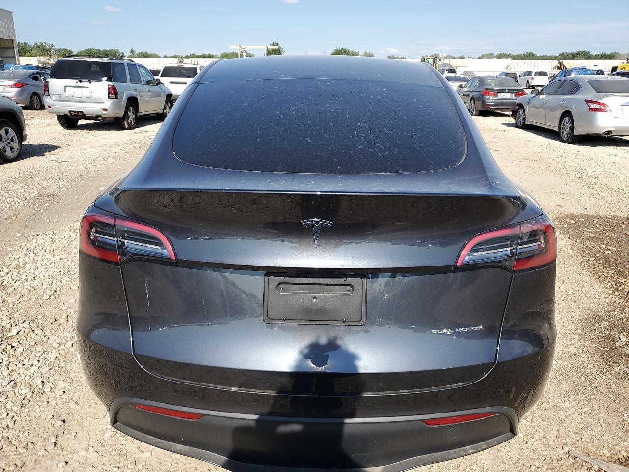 7SAYGDEE8RA225890 2024 Tesla Model Y