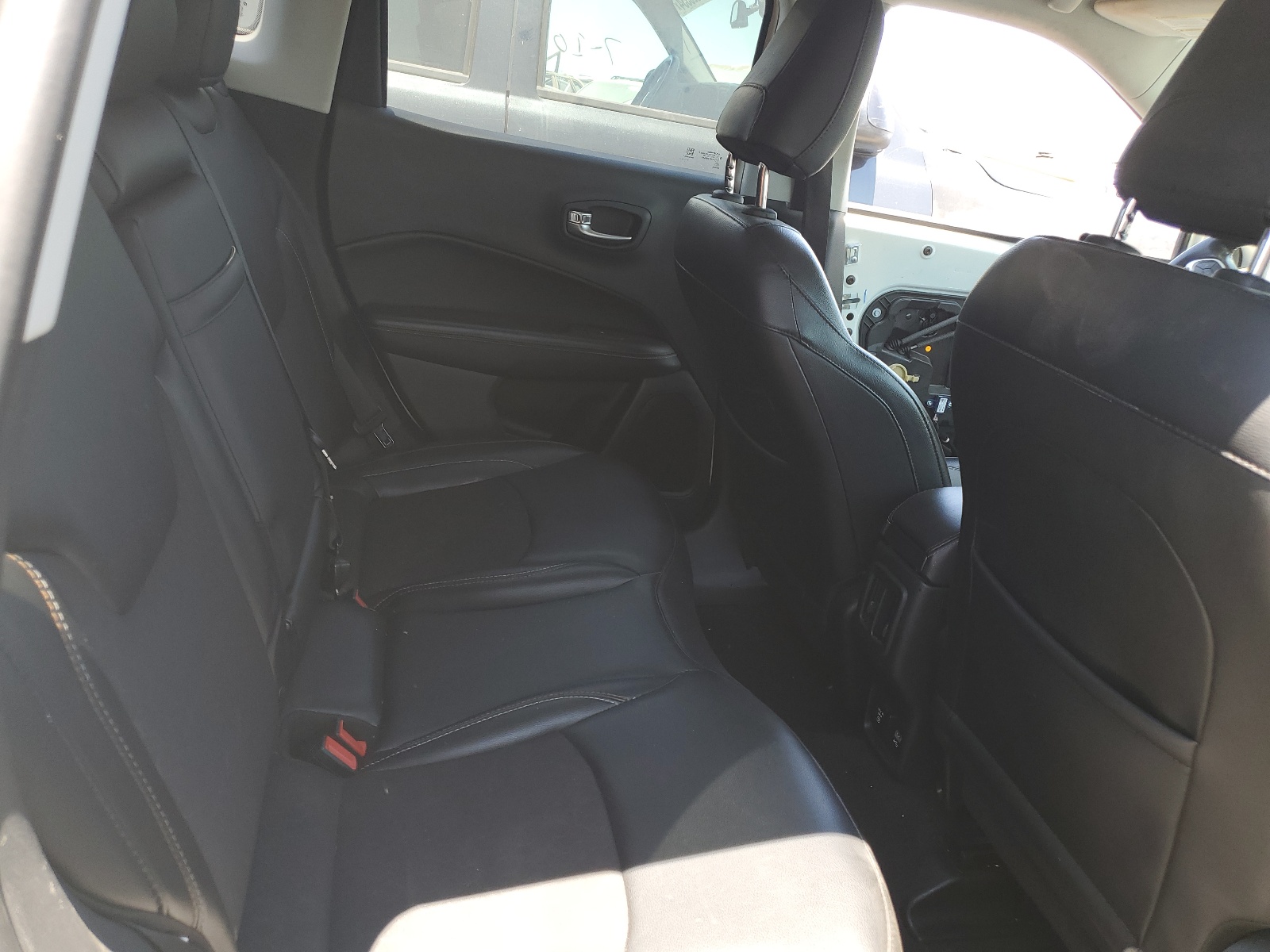 3C4NJCBB0KT613700 2019 Jeep Compass Latitude