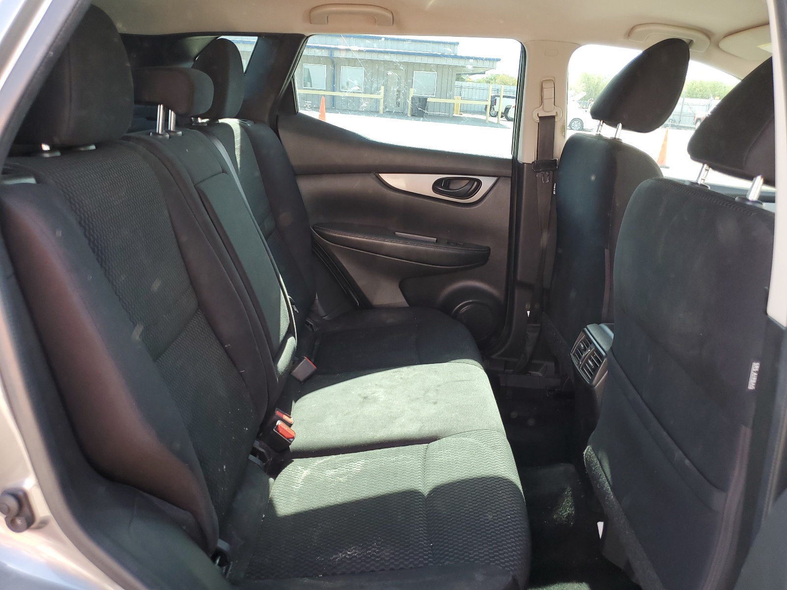 JN1BJ1CP3JW501129 2018 Nissan Rogue Sport S