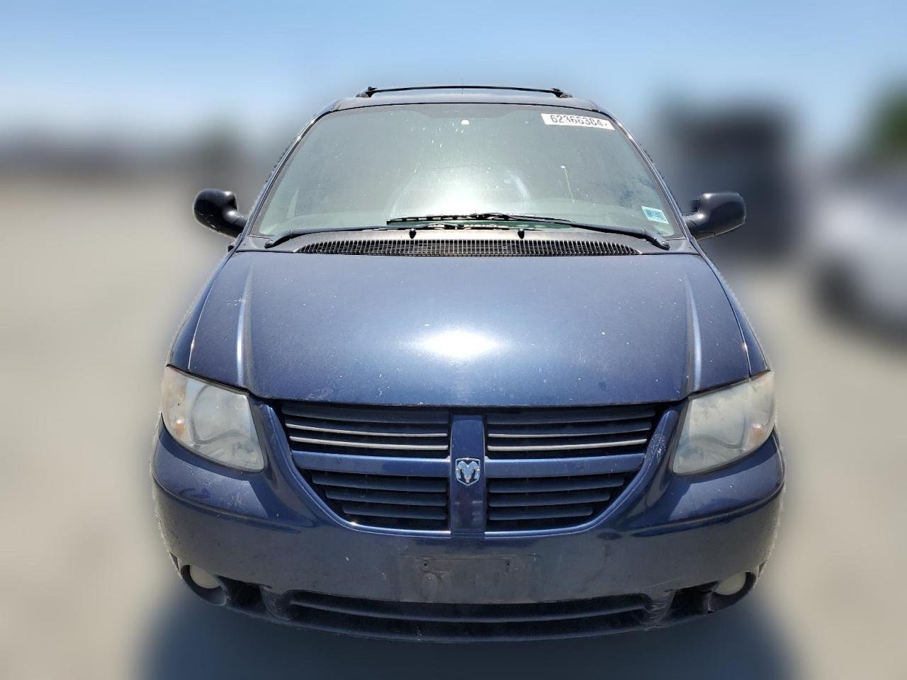 2005 Dodge Grand Caravan Sxt VIN: 2D4GP44L15R354356 Lot: 62366384