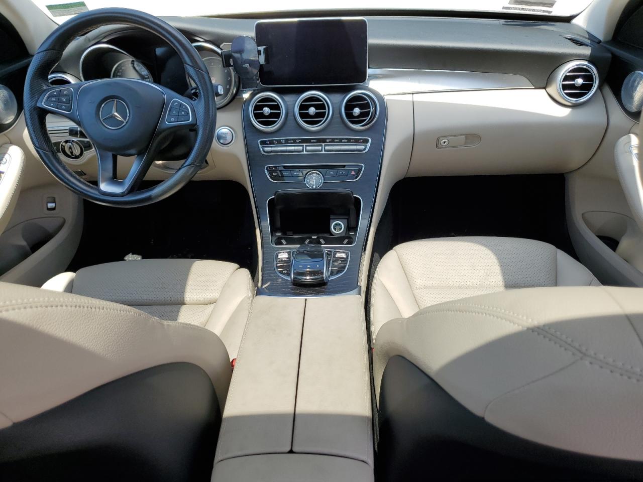 2016 Mercedes-Benz C 300 VIN: 55SWF4JB5GU176584 Lot: 64042694