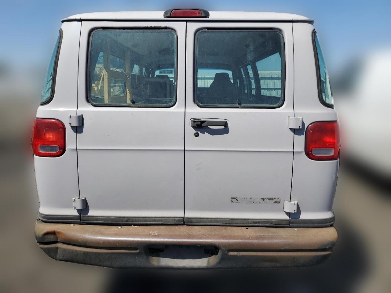 2000 Dodge Ram Wagon B3500 VIN: 2B5WB35Y7YK144720 Lot: 63201074