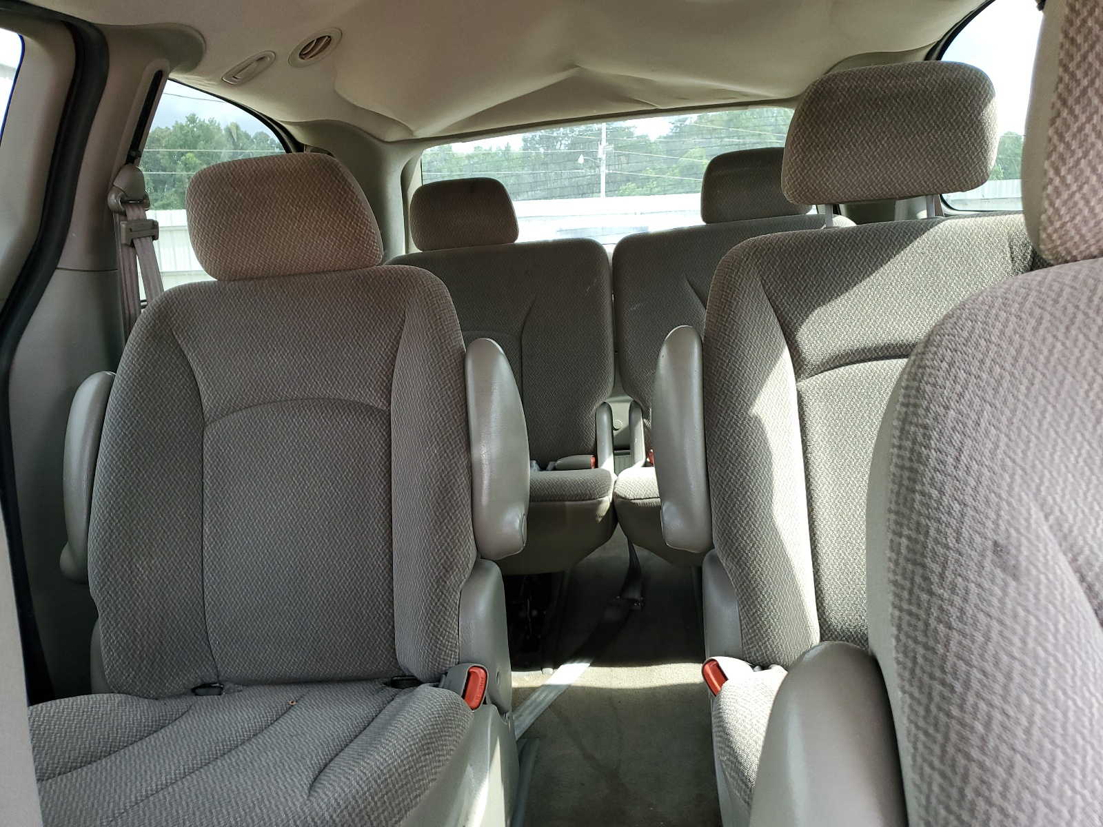 2C4GP44R84R537043 2004 Chrysler Town & Country Lx