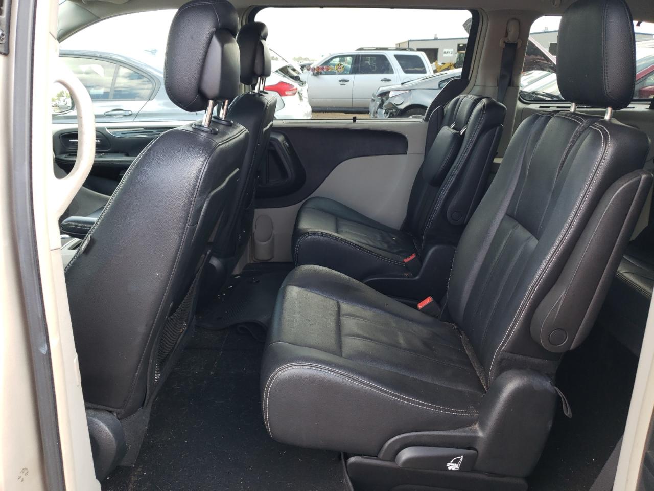 2016 Chrysler Town & Country Touring VIN: 2C4RC1BG3GR305779 Lot: 63243864