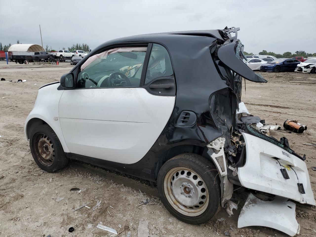 2016 Smart Fortwo VIN: WMEFJ5DA3GK057476 Lot: 62668094