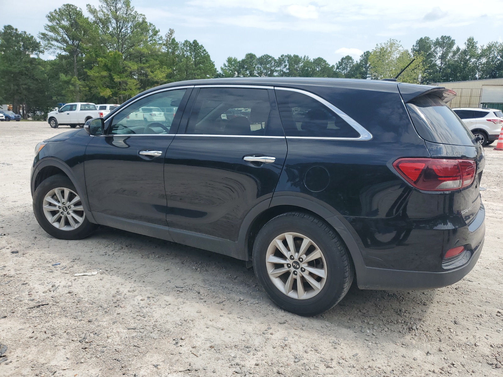 2019 Kia Sorento Lx vin: 5XYPG4A5XKG494876