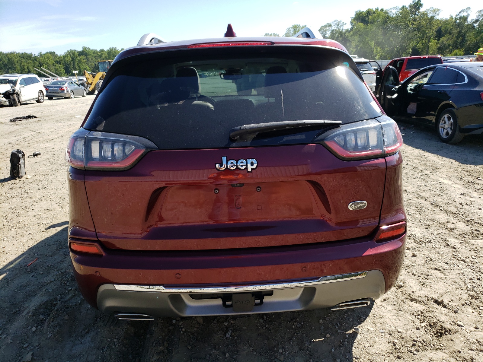 1C4PJLJX2KD249940 2019 Jeep Cherokee Overland
