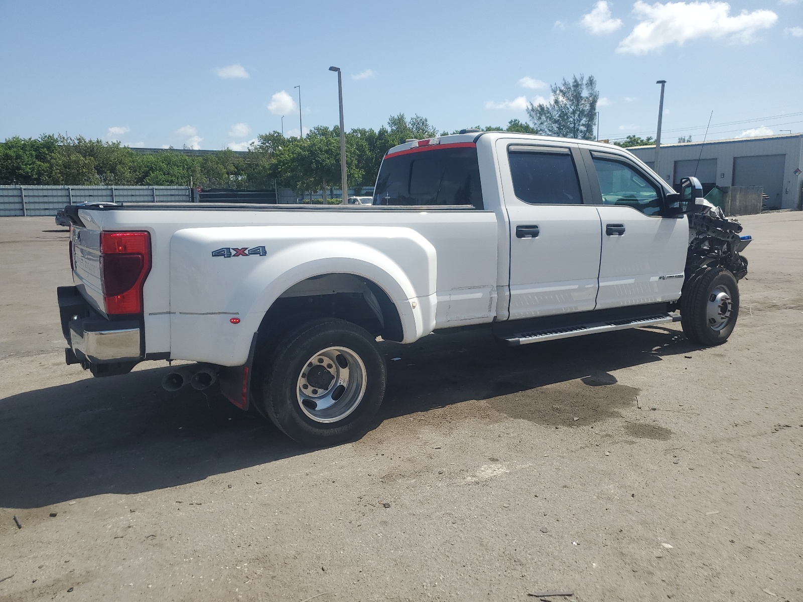 2020 Ford F350 Super Duty vin: 1FT8W3DTXLEC08806