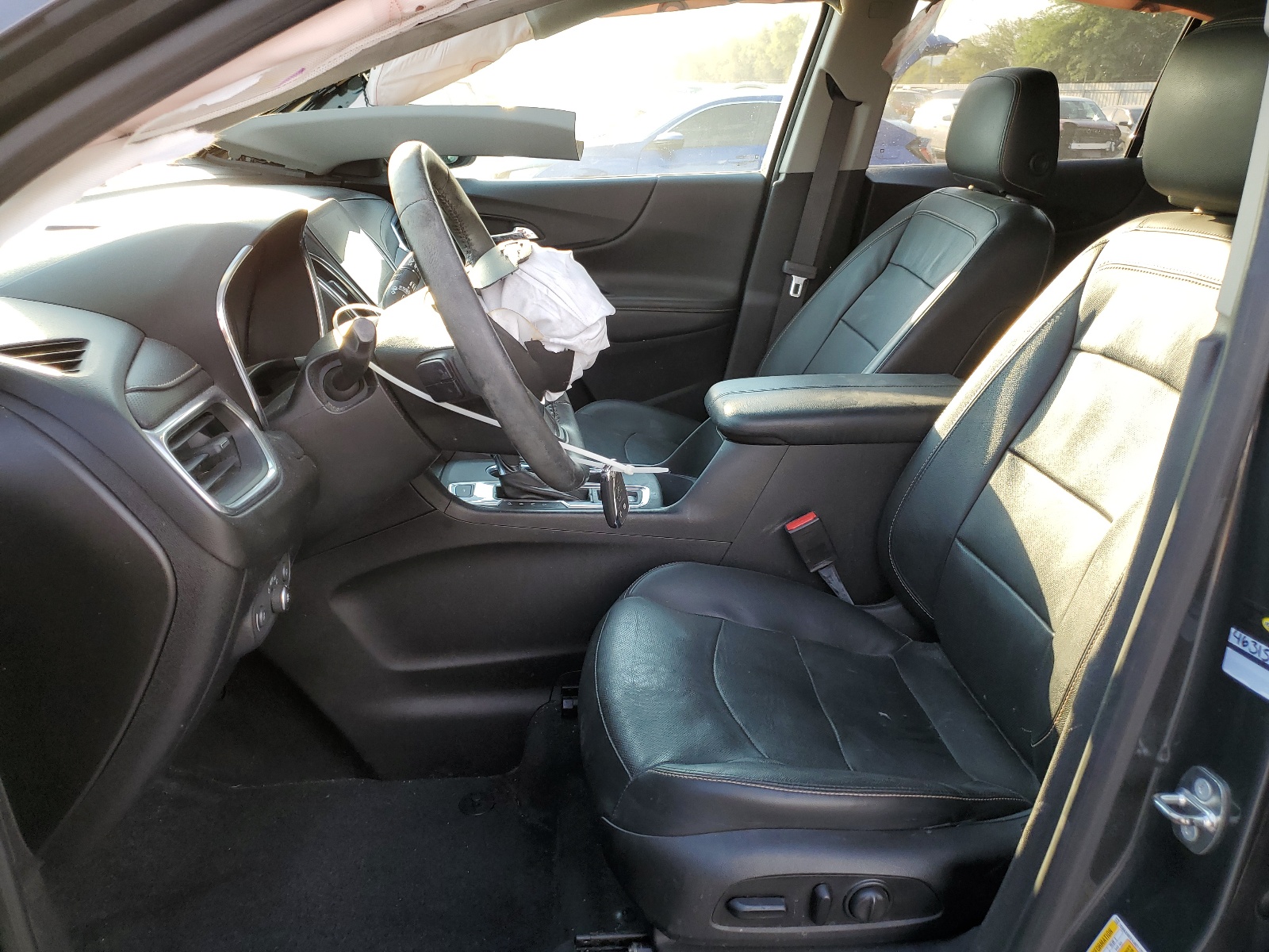 2GNAXNEX4J6211253 2018 Chevrolet Equinox Premier