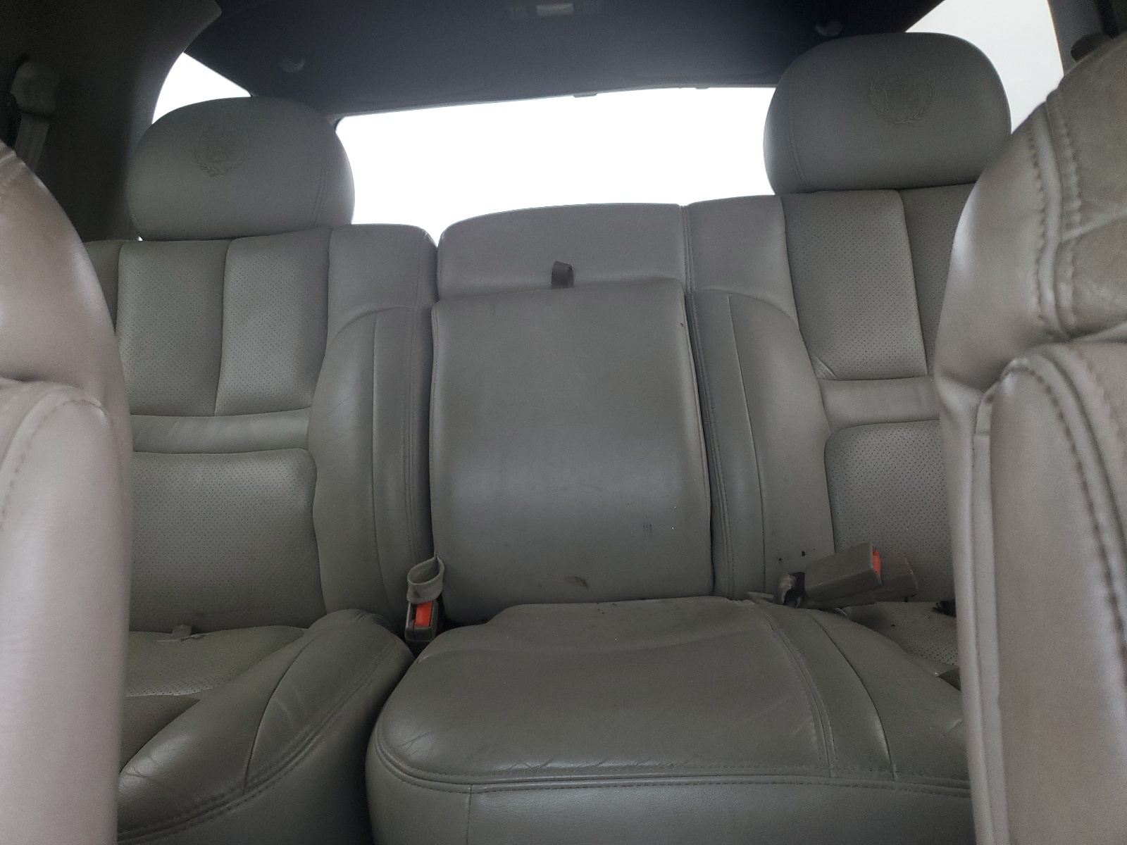 1GYEK13R1YR126370 2000 Cadillac Escalade