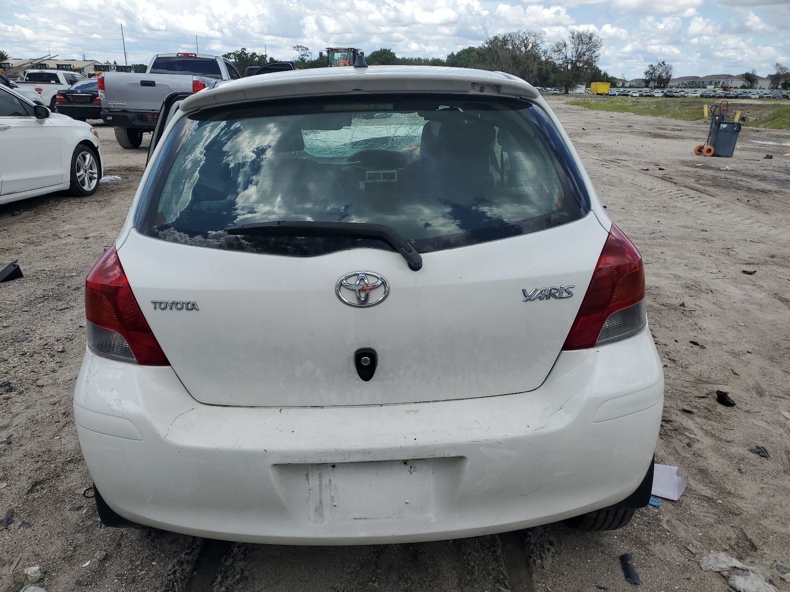 JTDJT4K3XB5337047 2011 Toyota Yaris