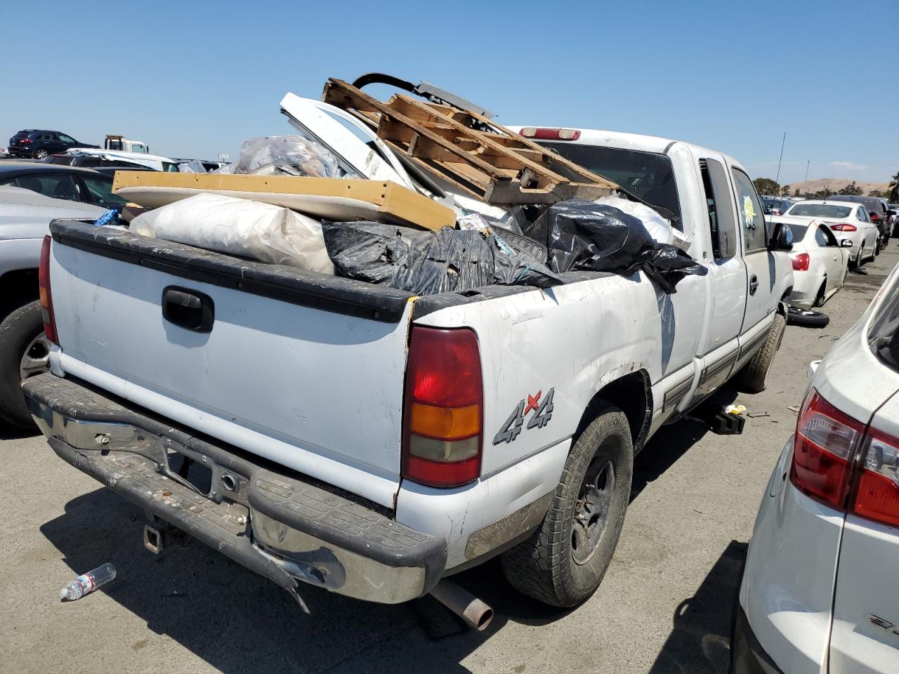 2000 Chevrolet Silverado - Image 3