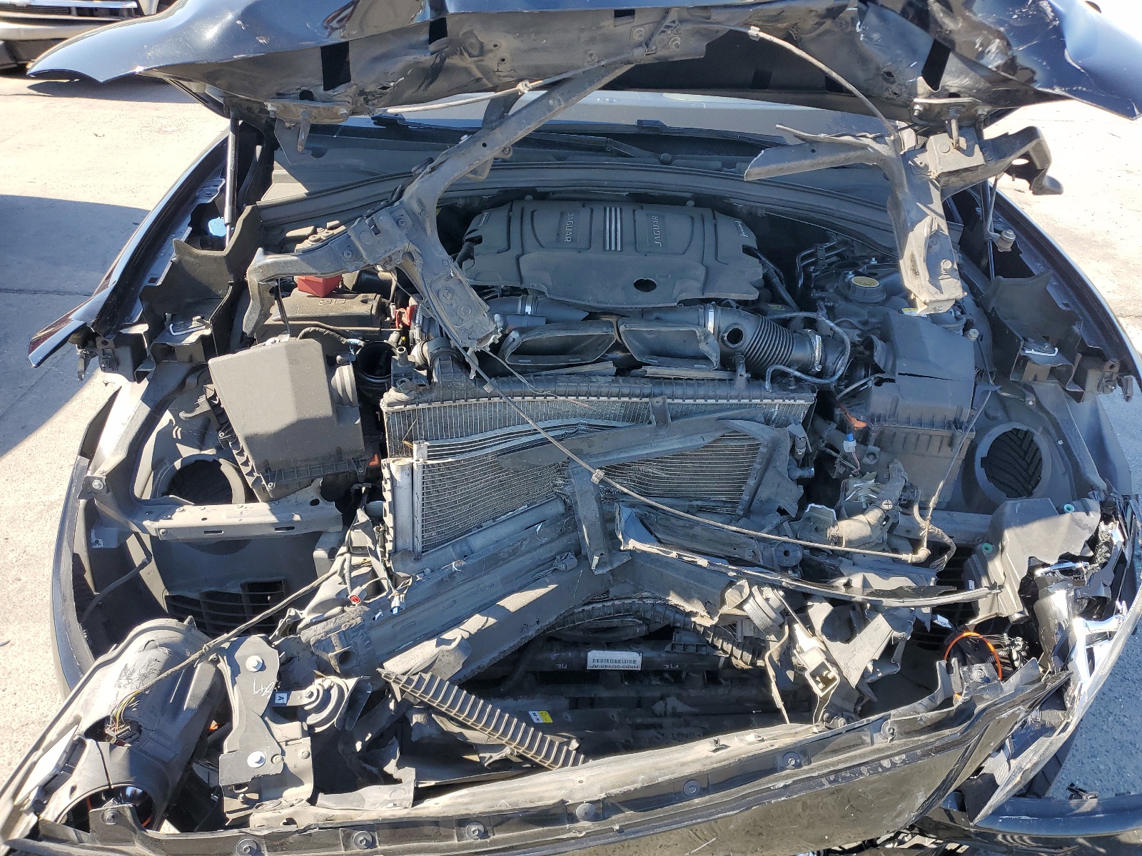 SADCJ2BV9HA057533 2017 Jaguar F-Pace Premium