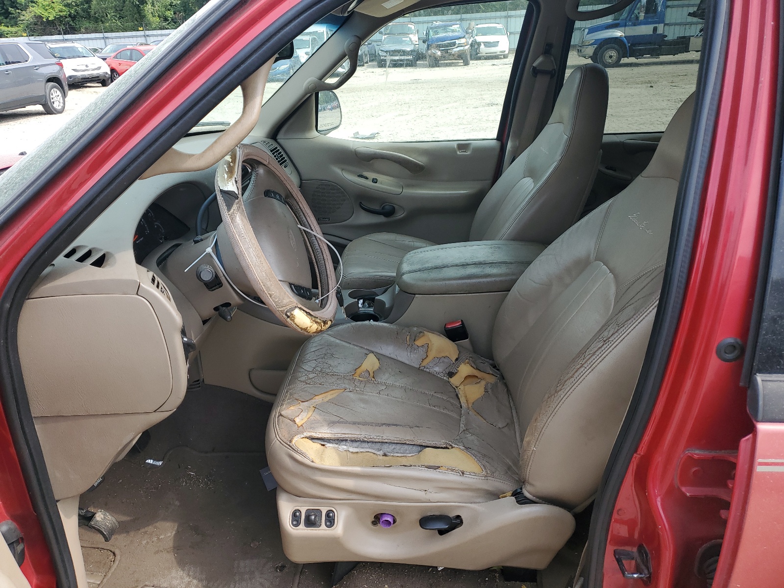 1FMRU17L11LA23204 2001 Ford Expedition Eddie Bauer