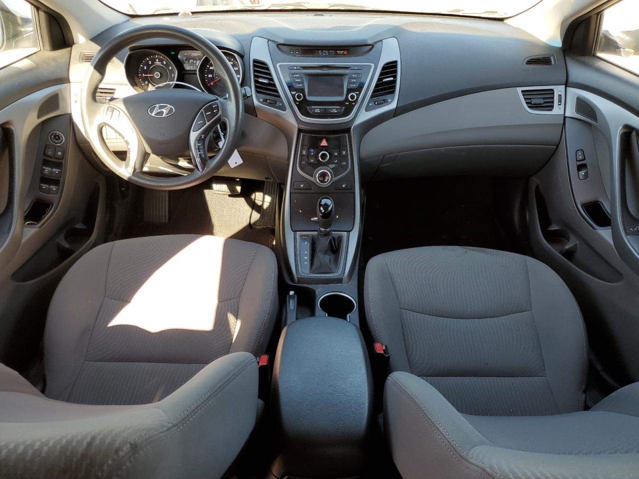 2014 Hyundai Elantra - Image 8
