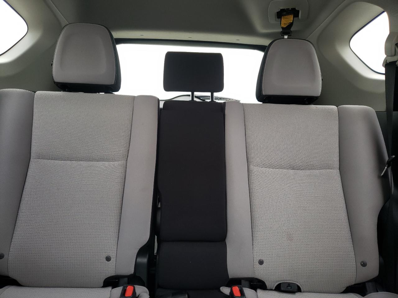 2018 Toyota RAV 4 - Image 10