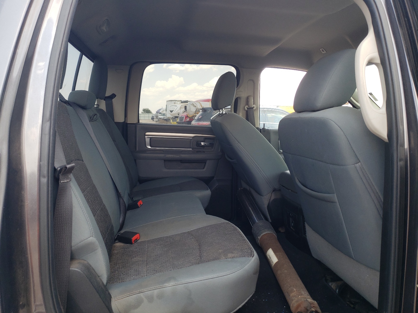 1C6RR6LT2JS334002 2018 Ram 1500 Slt