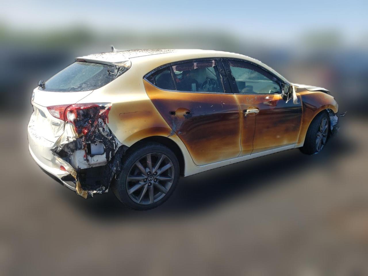 2018 Mazda 3 - Image 3