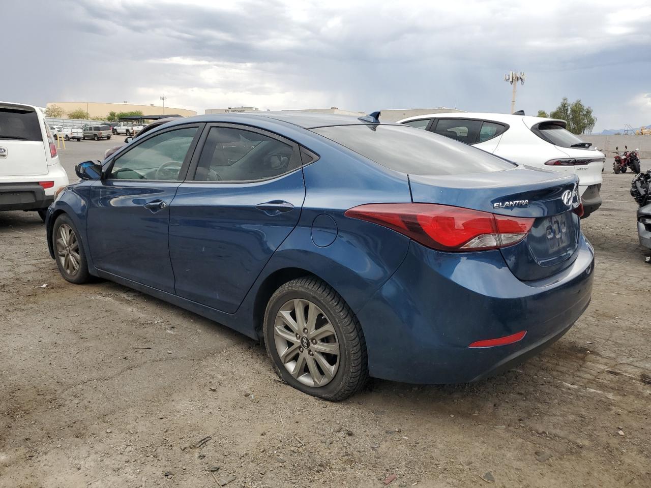 KMHDH4AE4FU388391 2015 HYUNDAI ELANTRA - Image 2