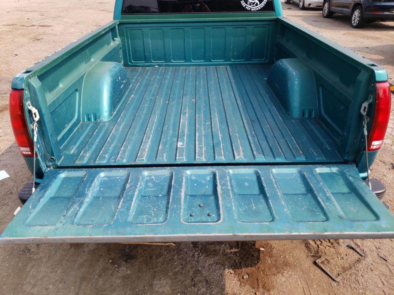 1995 Chevrolet Gmt-400 C1500 VIN: 1GCEC14Z8SZ195940 Lot: 64248554