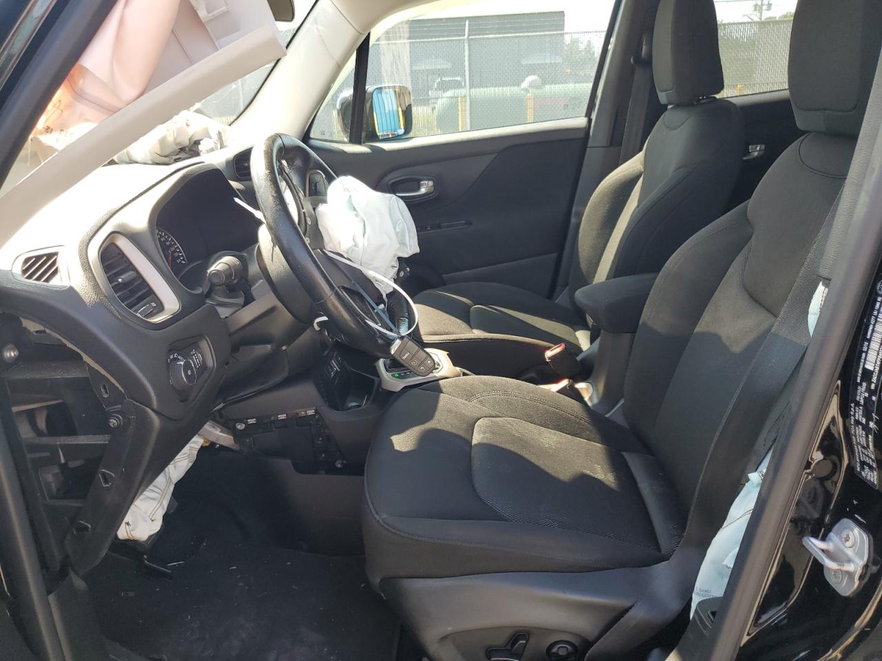 2015 Jeep Renegade Latitude VIN: ZACCJABT4FPB48274 Lot: 64183704