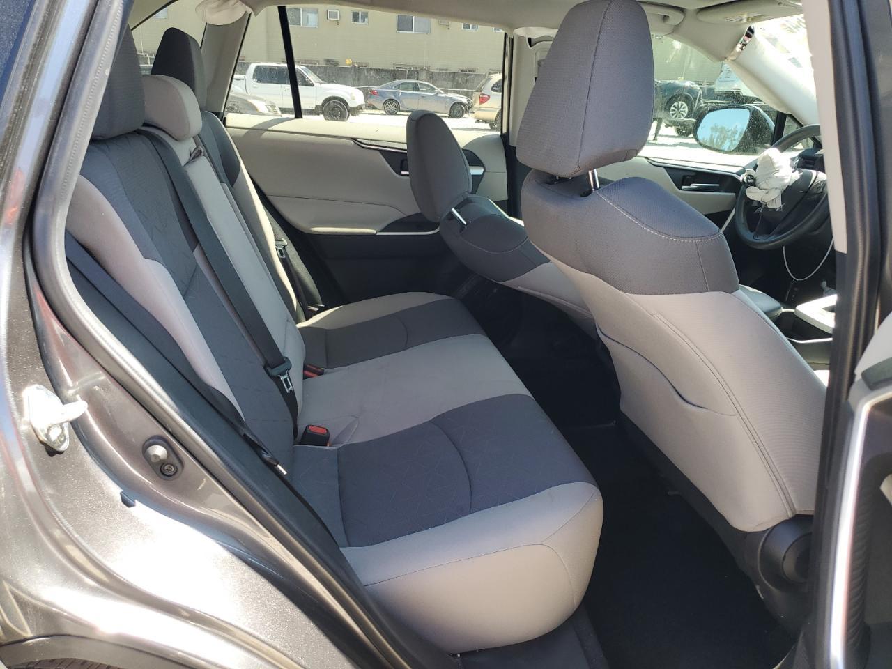 2021 Toyota Rav4 Xle VIN: 2T3W1RFV8MC172648 Lot: 65568474